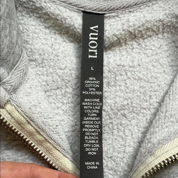 Vuori Light Gray Pullover - Picture 3 of 3